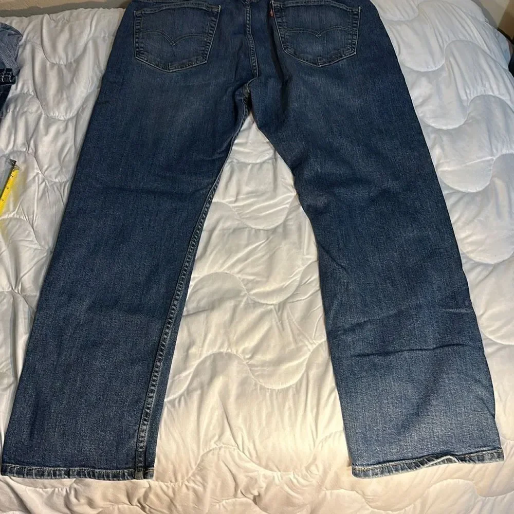 Levi’s 505 Jeans Waist: 38, inseam: 28 inches